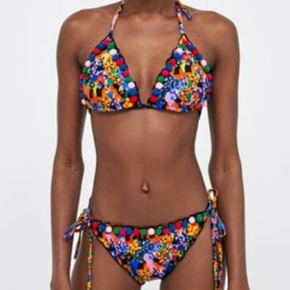 ❤SOLD❤   ZARA // pom pom triangle bikini top - Picture 3 of 4